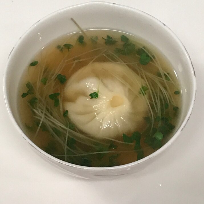 スープで食べる小籠包 スプラウトブロッコリー編